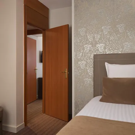 Timhotel Opera Blanche Fontaine-2
